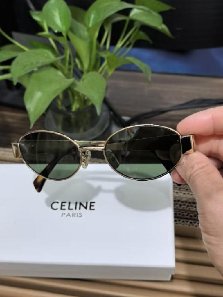 Vintage Gold Oval Sunglasses Glamorous Retro Style, With Box